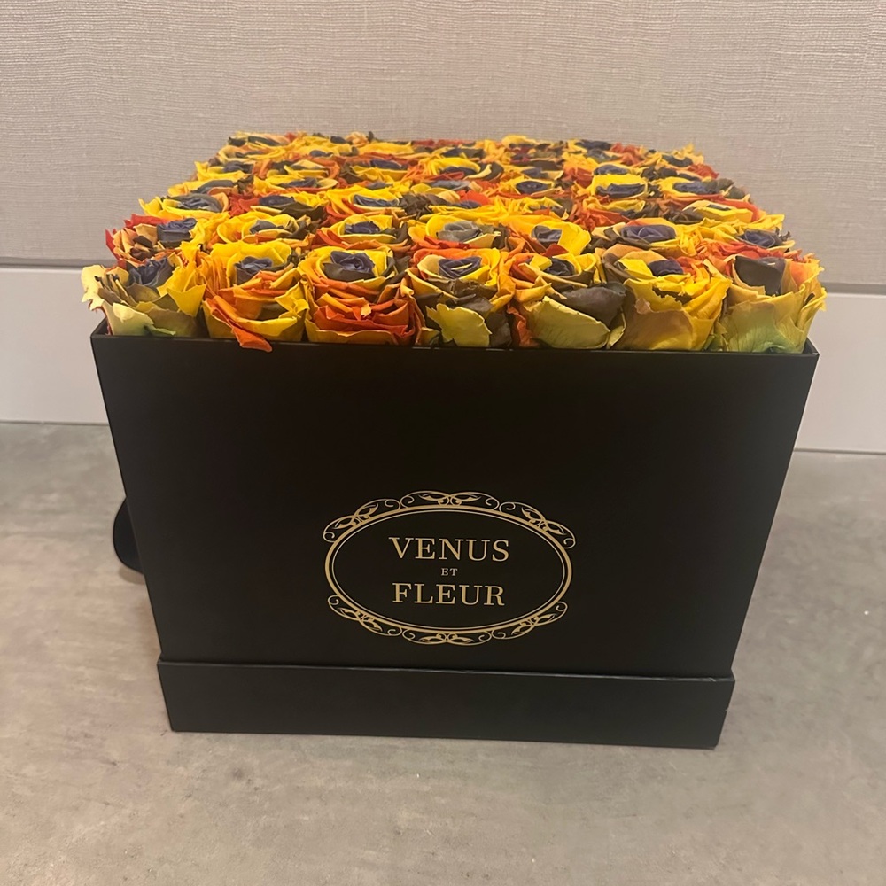 Venus et Fleur Large Square Black Box with Multicolor Floral